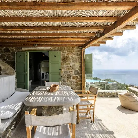 Aquadise Seaview Pool - Three Bedrooms カラファティス